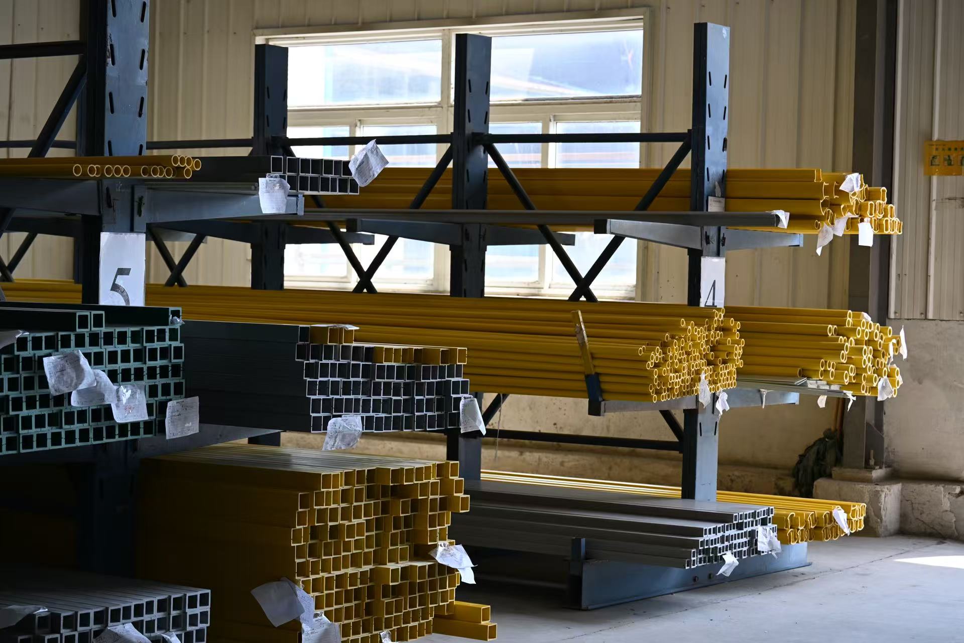 ثلاثة أنواع من مقاطع الألياف الزجاجية الراتنجية: اختلافات الأداء، وتحليل المزايا، وتكييف التطبيق